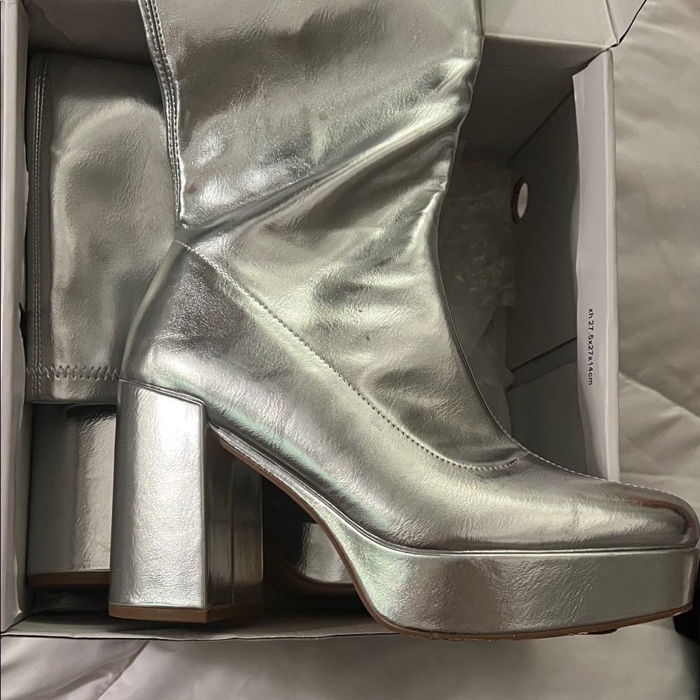 Dream Pairs Metallic Silver Heeled Boots